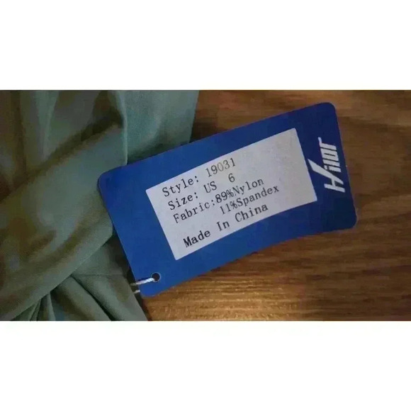 NWT Hilor Bandeau One Piece Swimsuits Front Twist Swimwear Strapless, Size 6 - Picture 10 of 14